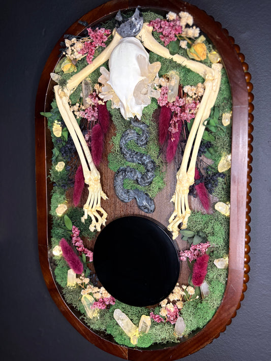Familiars rest scrying mirror