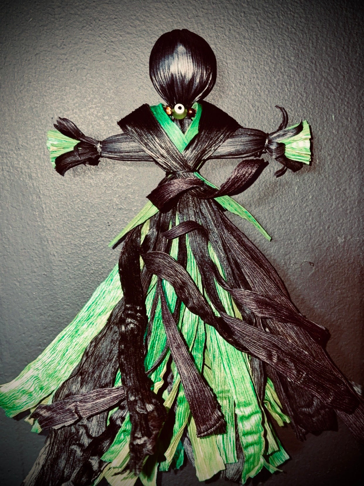Vyzari the green keeper -warding and money drawing doll