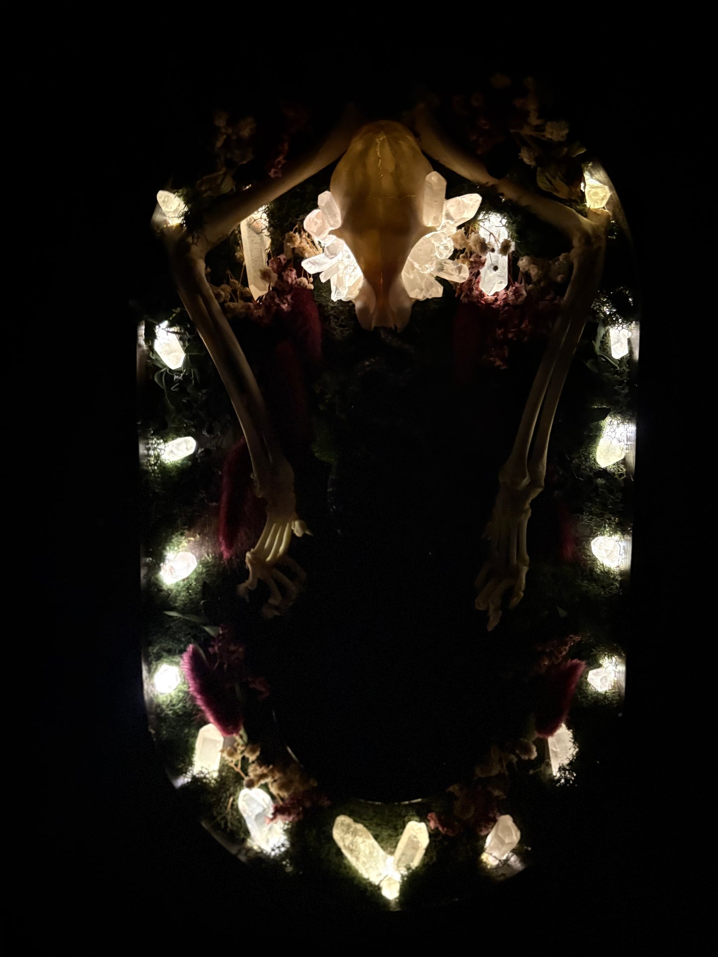 Familiars rest scrying mirror