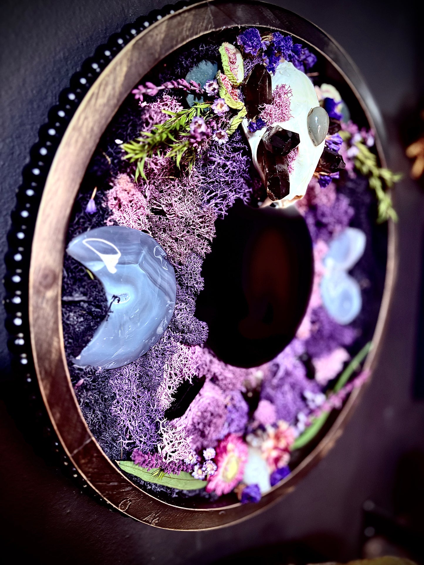 Moonlit Familiar — Obsidian Scrying Mirror Wall Hanging