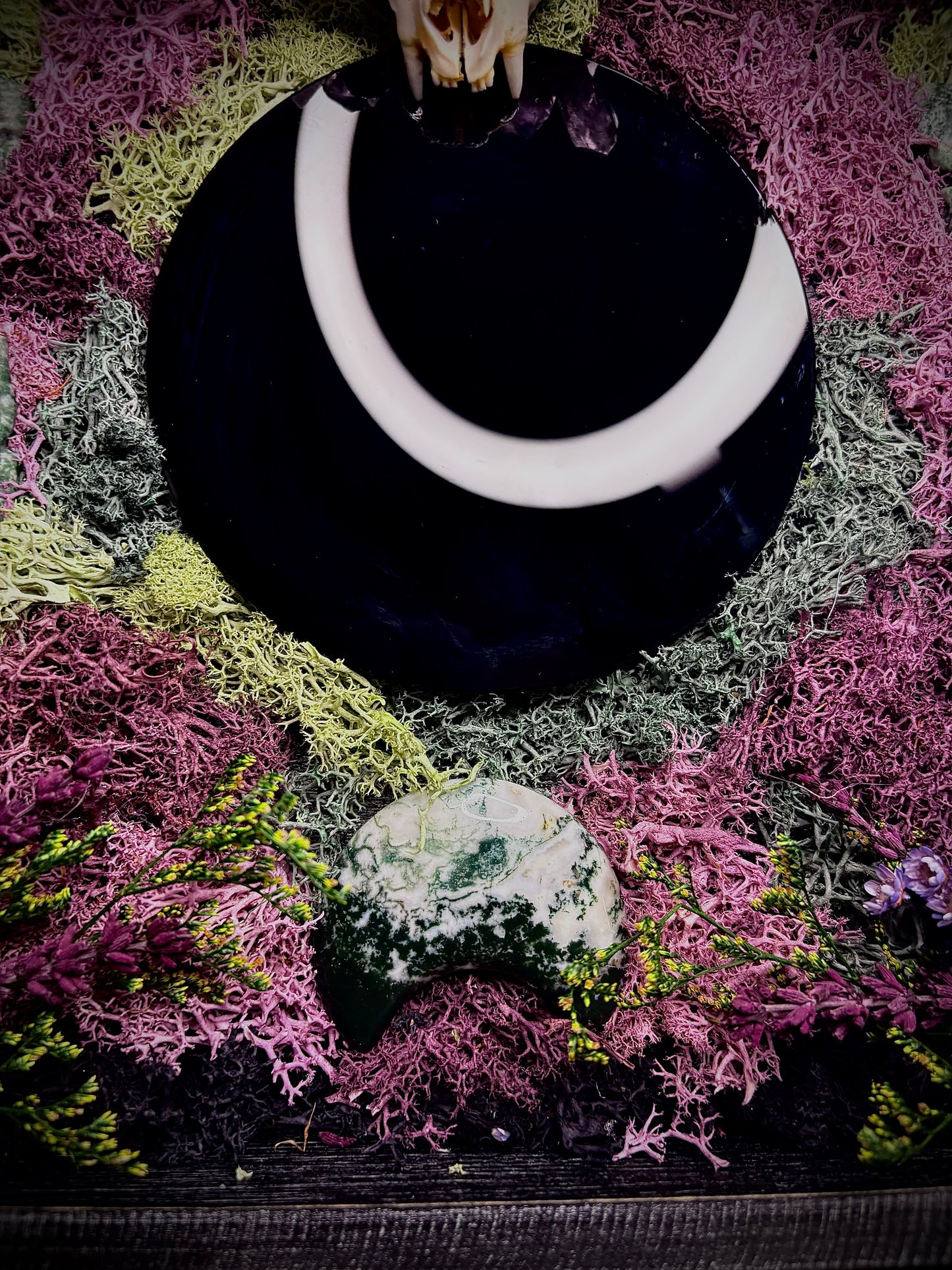 The Lavender Familiar Scrying Mirror