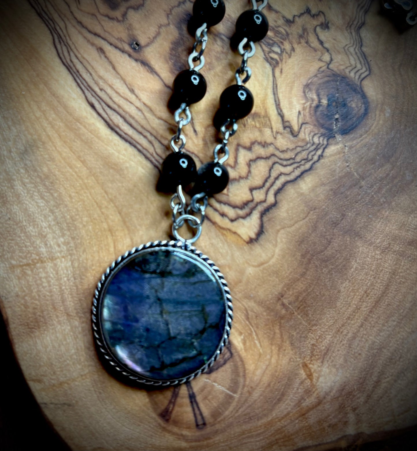 Round Purple-Flash Labradorite Necklace