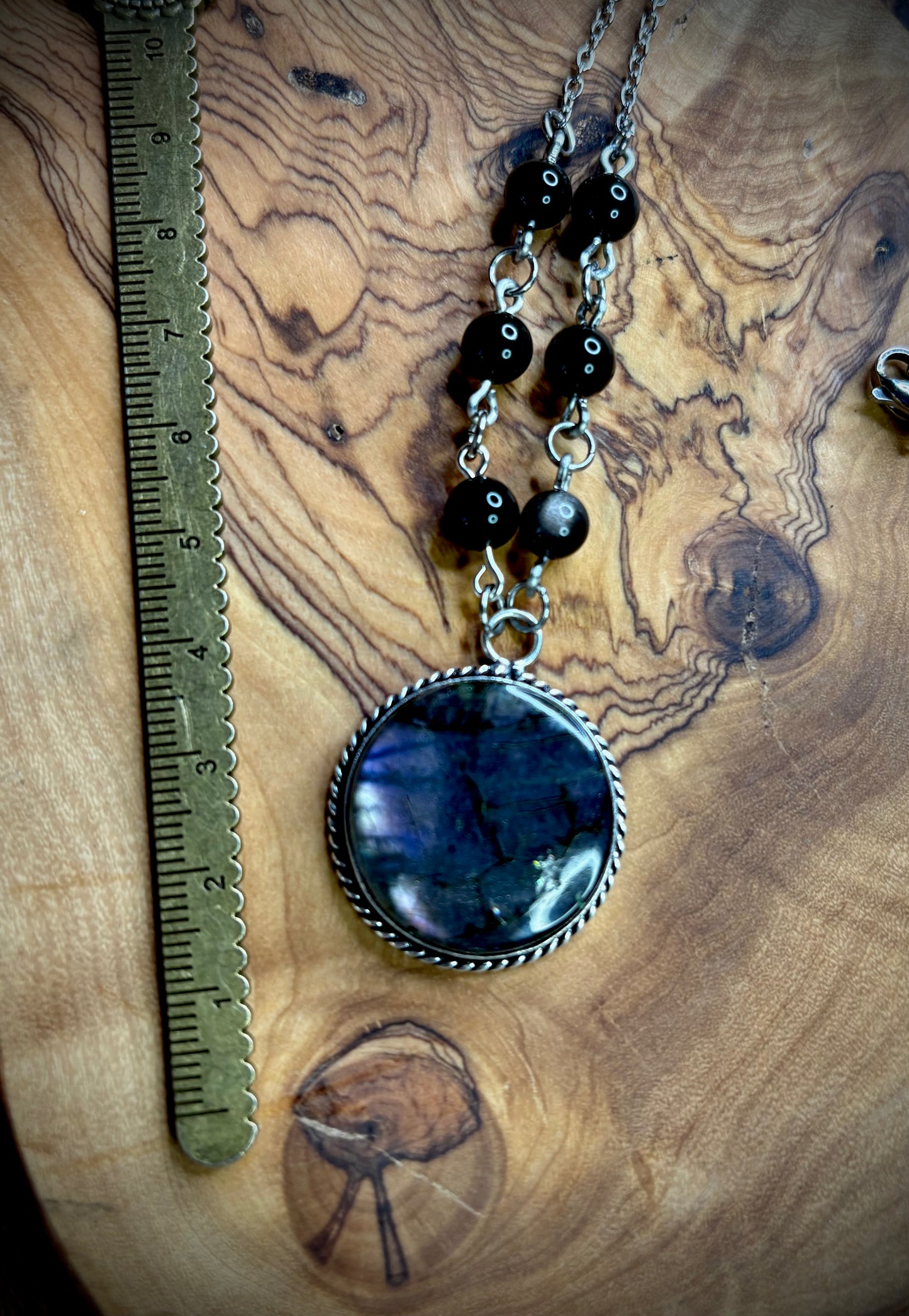 Round Purple-Flash Labradorite Necklace