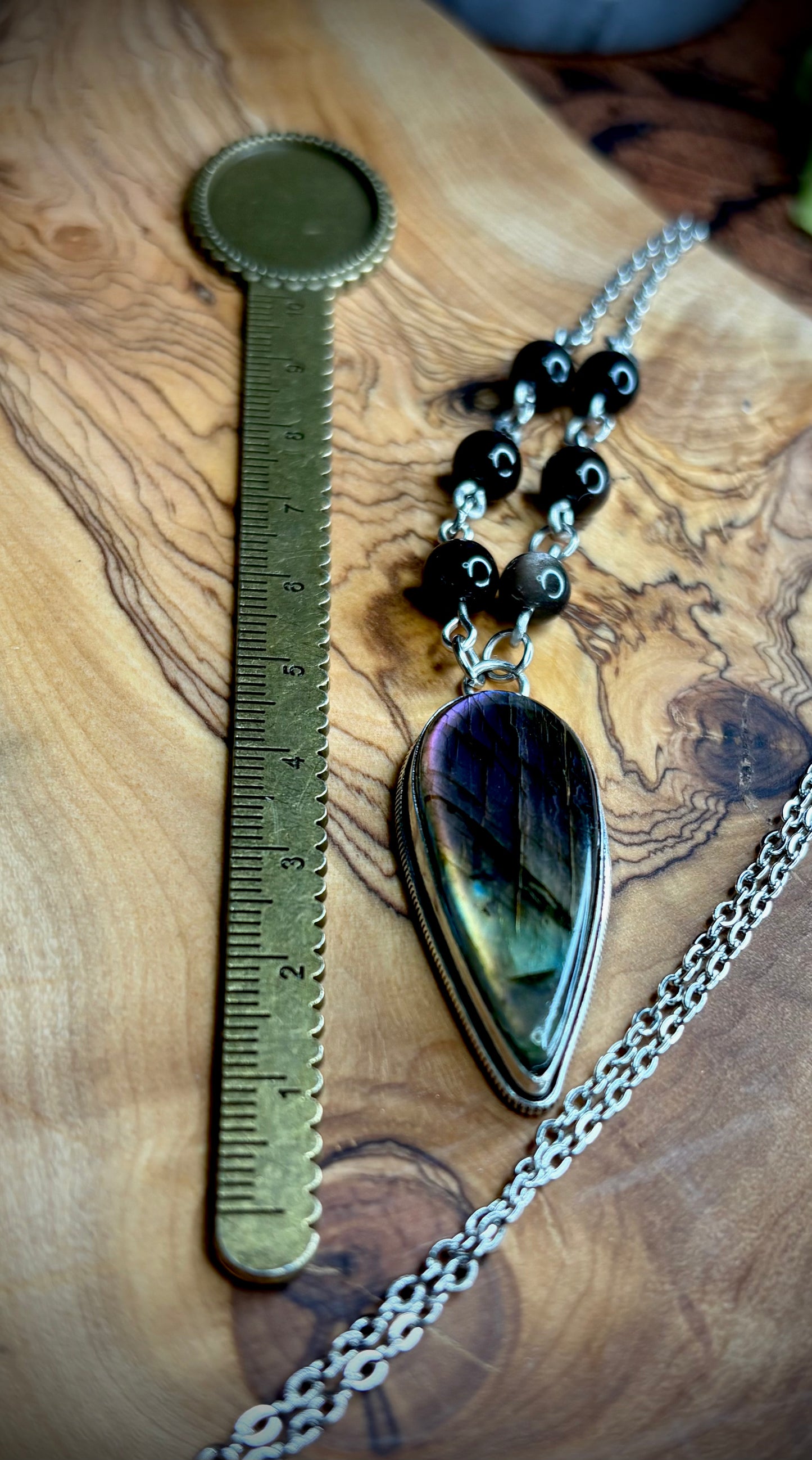 Rainbow-Flash Elongated Teardrop Labradorite Necklace