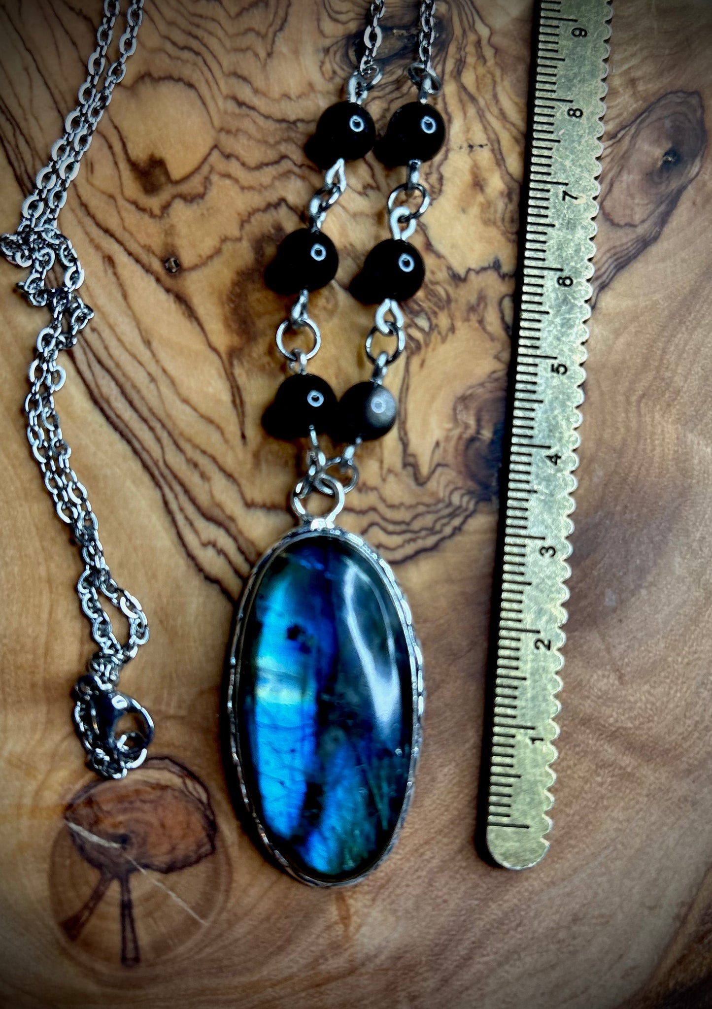 Oval Blue-Flash Labradorite Necklace