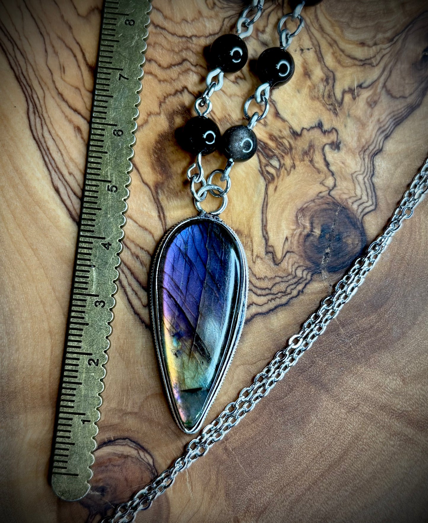 Rainbow-Flash Elongated Teardrop Labradorite Necklace