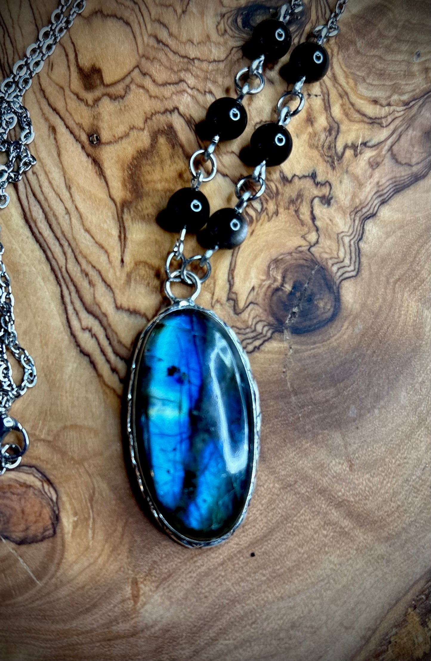 Oval Blue-Flash Labradorite Necklace