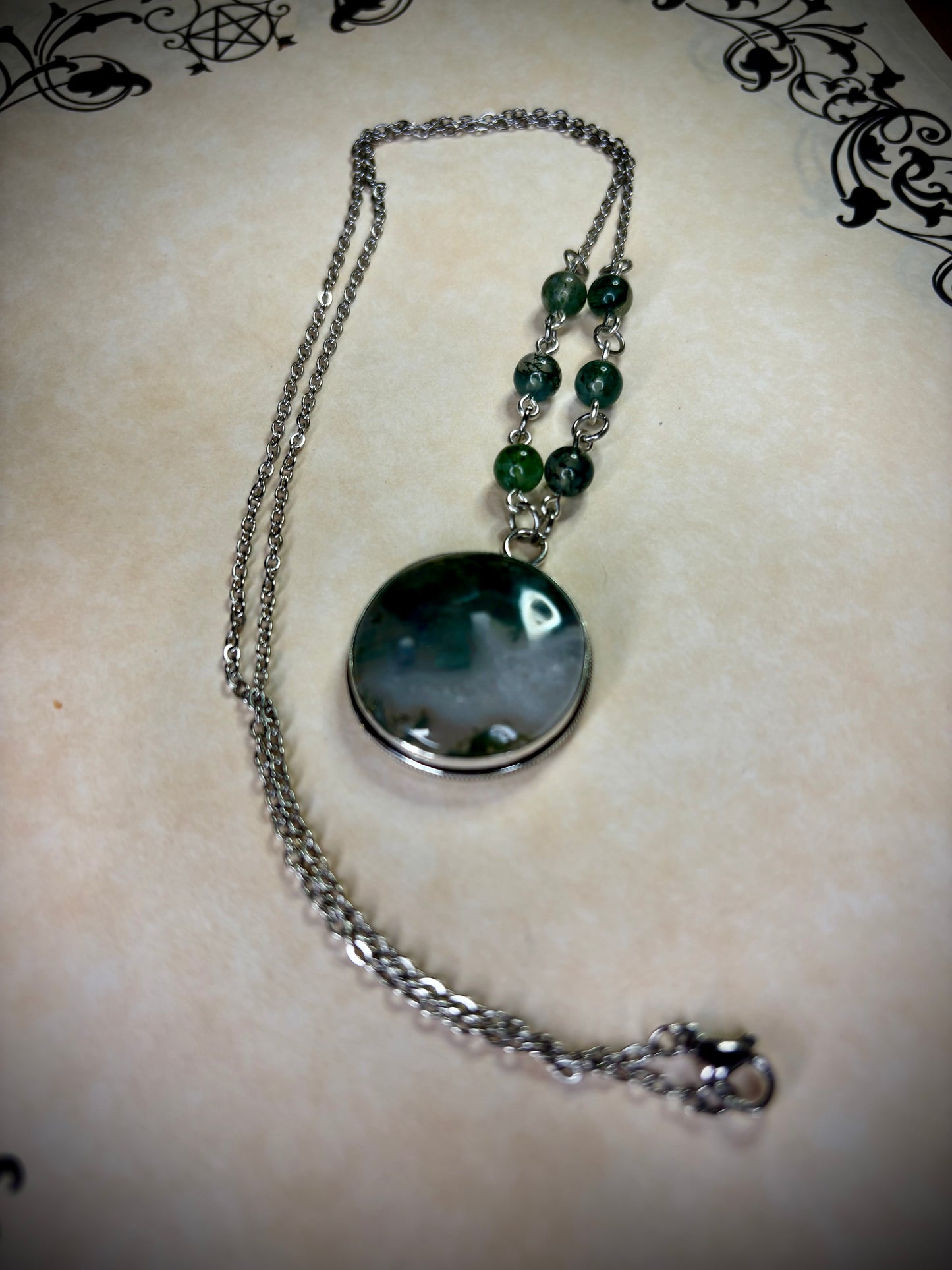Moss Agate Necklace (round)