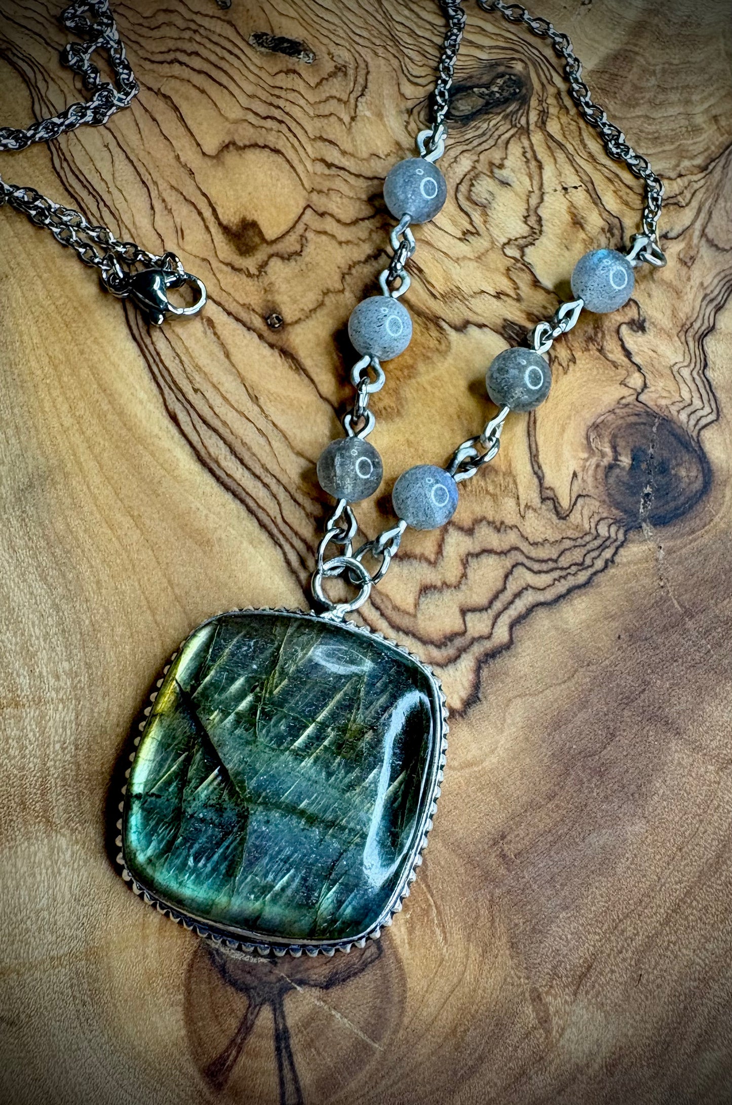 Square Green-Flash Labradorite Necklace