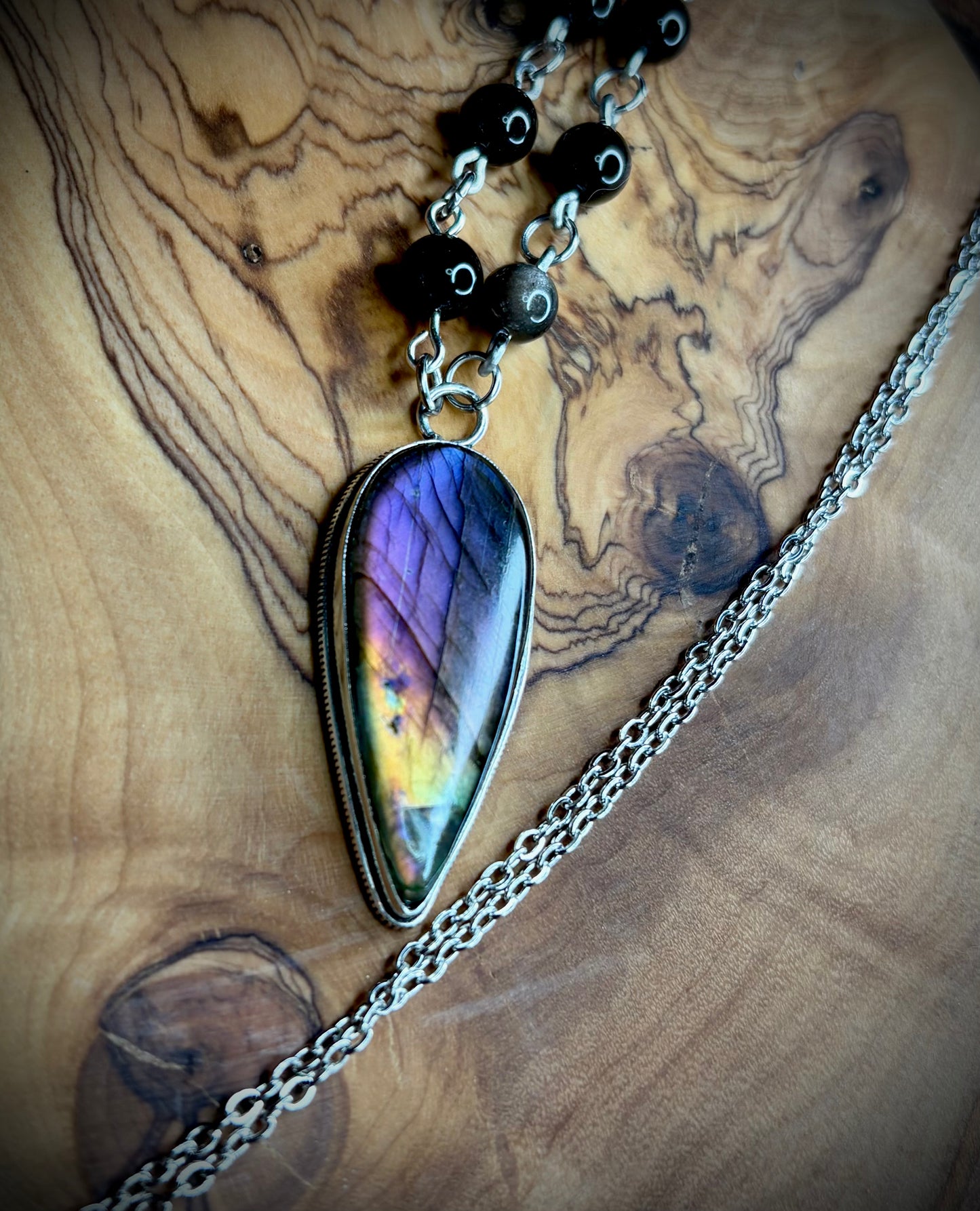 Rainbow-Flash Elongated Teardrop Labradorite Necklace