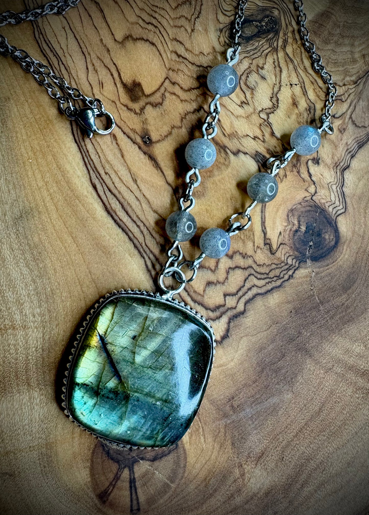 Square Green-Flash Labradorite Necklace
