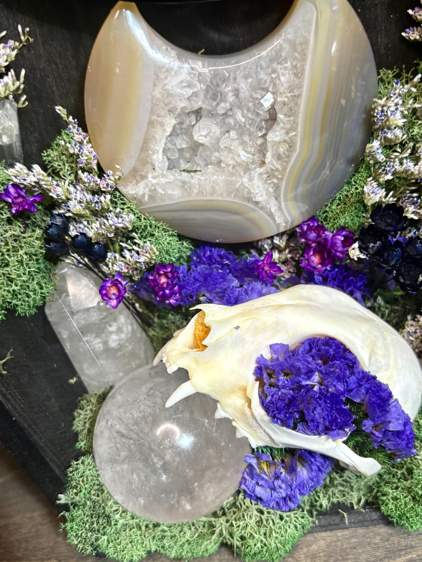 The Familiar’s Reliquary Scrying Mirror